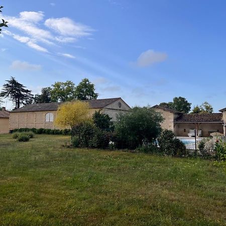 Domaine Clos Et Arbore De 3 Ha Avec Deux Maisons Lamothe-Montravel 外观 照片