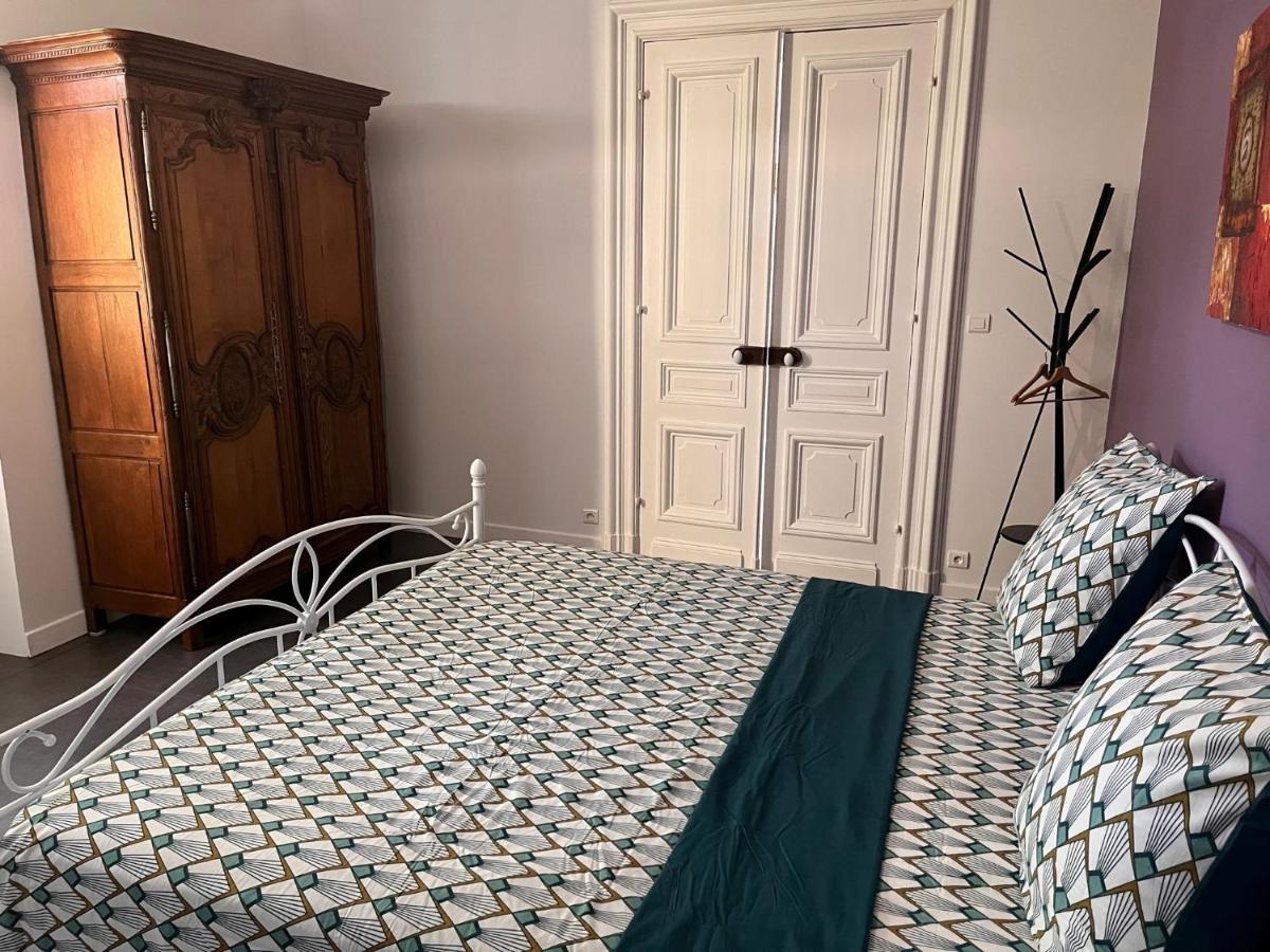 Domaine Clos Et Arbore De 3 Ha Avec Deux Maisons Lamothe-Montravel 外观 照片